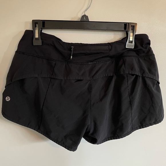 Lululemon Speed Up Low-Rise Lined Short 2.5" - Picture 2 of 7